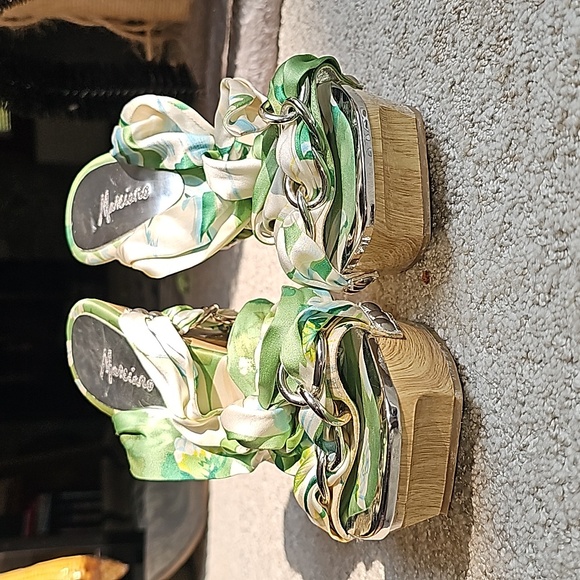 Marciano Wooden Tropical Sandal Heels - Picture 7 of 8